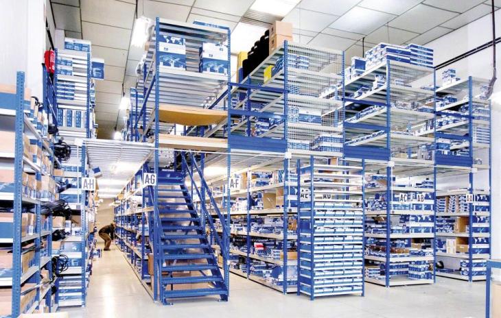 Metal-point-shelving-botless-system Mezzanine- es_ES